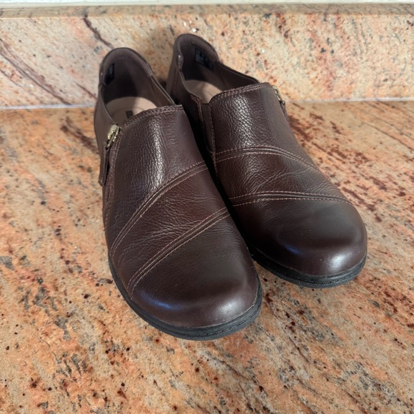 CLARKS Size 11 Brown Leather Shoes - Picture 4 of 5